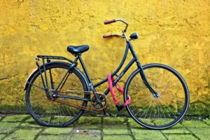 Fahrrad mit Rahmenschloss