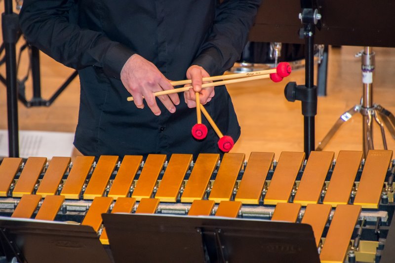 Die Marimba spielen
