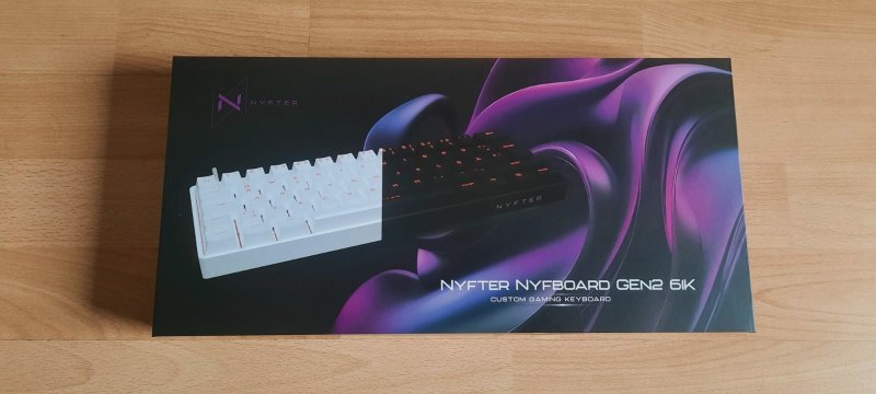 Nyfter's Gaming-Tastatur in ihrer eleganten Verpackung